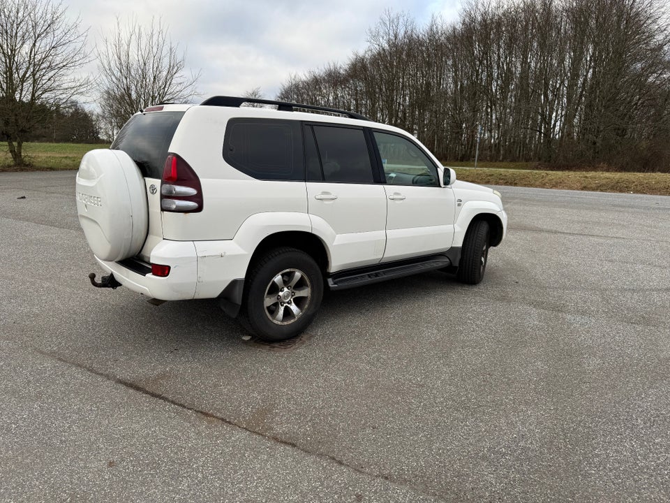 Toyota Land Cruiser 3,0 D-4D aut. Van 5d