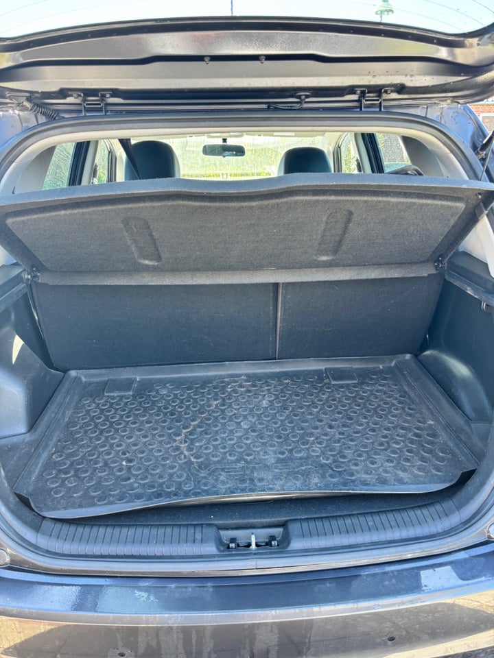 Kia Venga 1,4 CVVT Limited 5d
