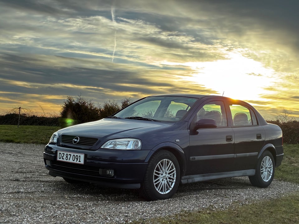 Opel Astra 1,6 Comfort aut. 3d