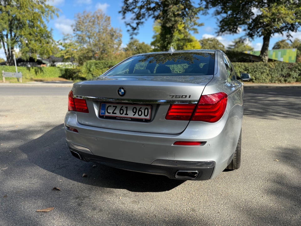 BMW 750i 4,4 aut. 4d