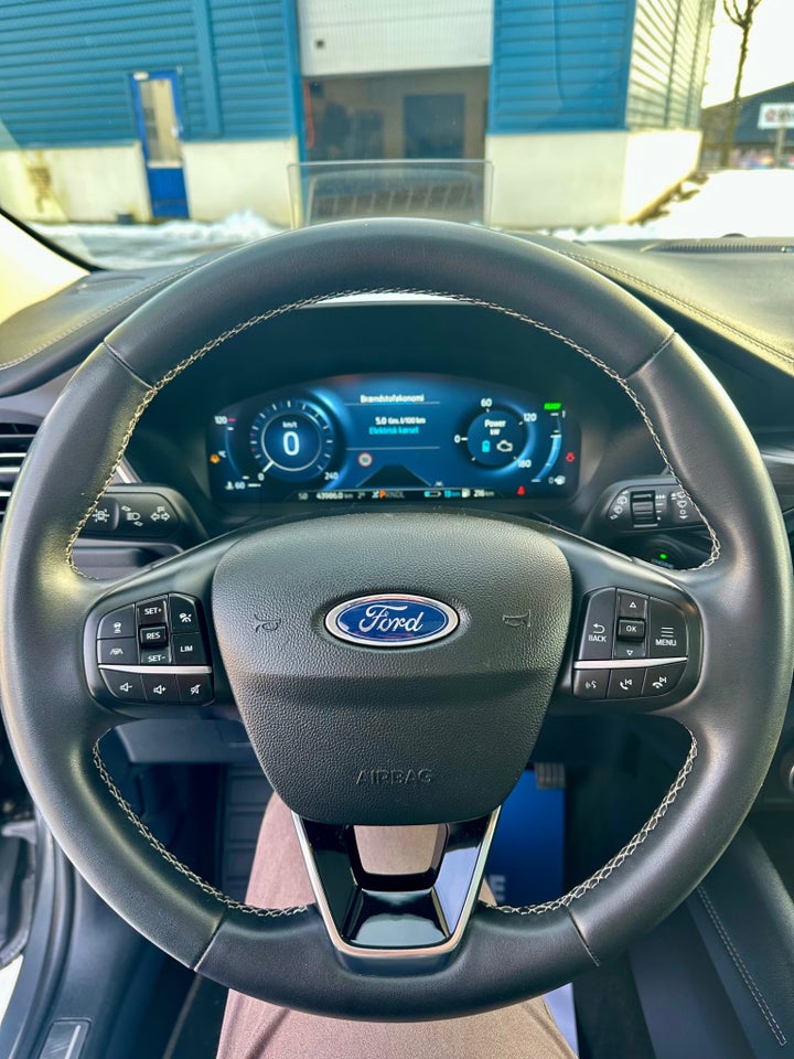Ford Kuga 2,5 PHEV Vignale CVT 5d