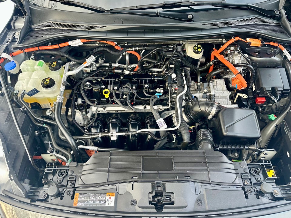 Ford Kuga 2,5 PHEV Vignale CVT 5d