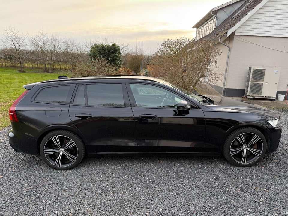 Volvo V60 2,0 T6 ReCharge R-Design aut. AWD 5d