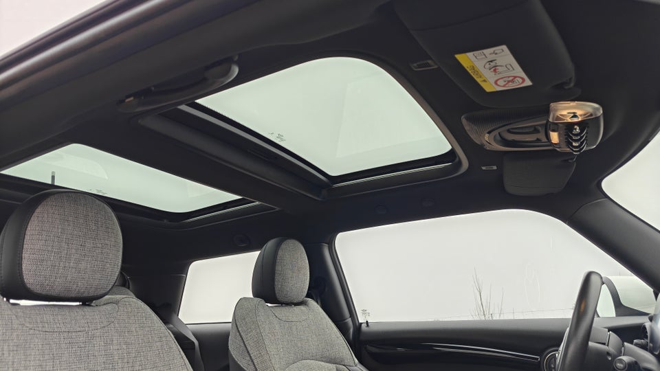 MINI Cooper SE Greenwich 3d