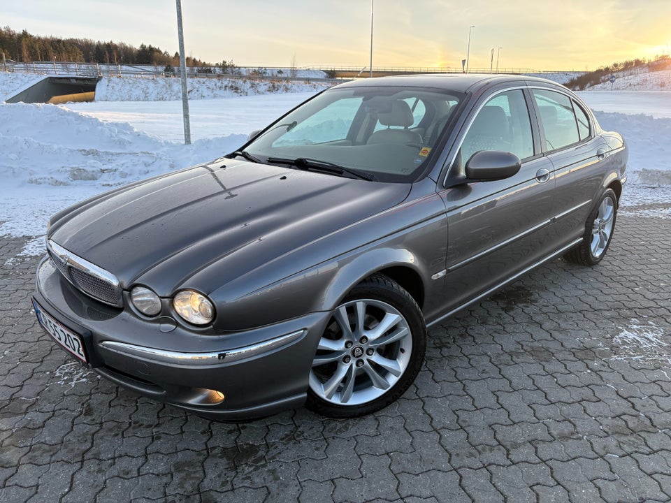 Jaguar X-type 2,5 Deluxe aut. 4d