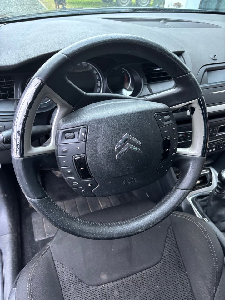 Citroën C5 2,0 HDi 140 Comfort Tourer 5d