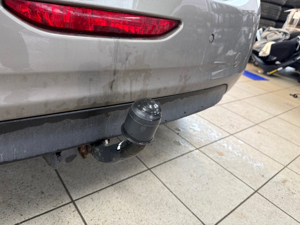 Peugeot 208 1,2 VTi Allure Sky 5d