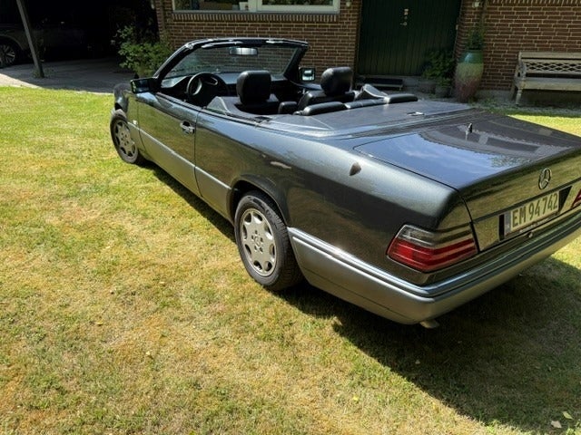 Mercedes E200 2,0 Cabriolet 2d