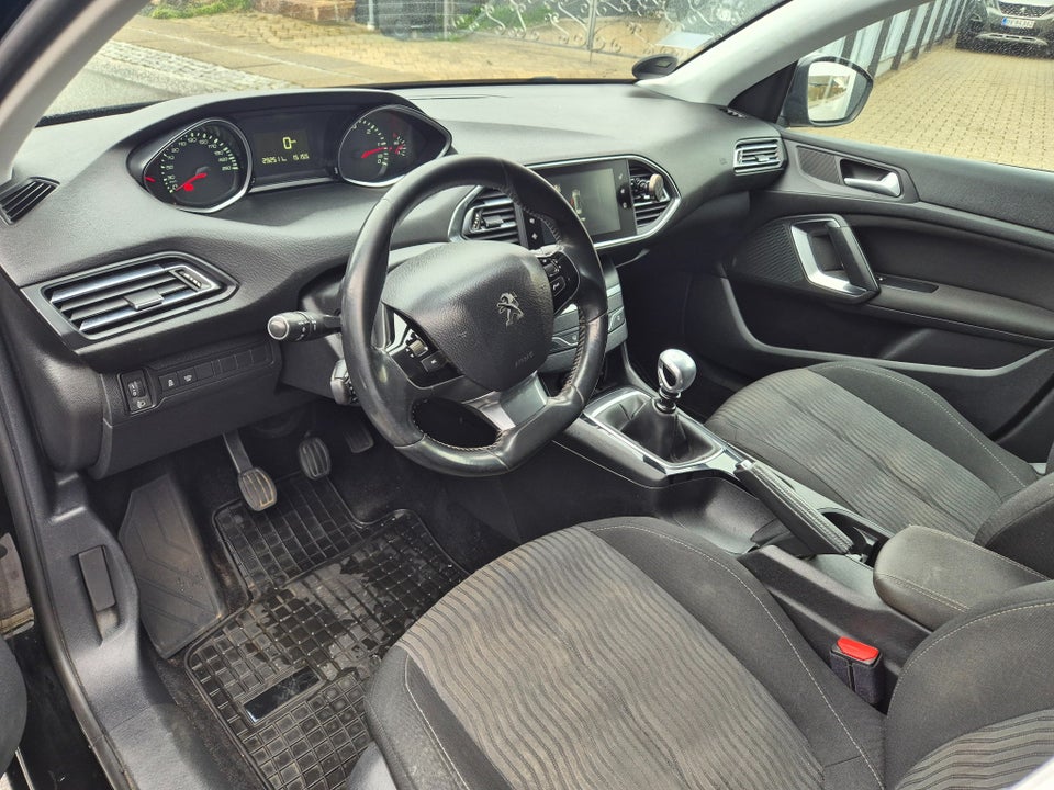 Peugeot 308 1,6 BlueHDi 120 Style SW 5d