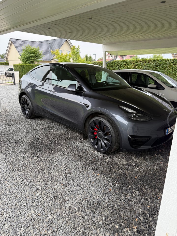 Tesla Model Y Long Range AWD 5d