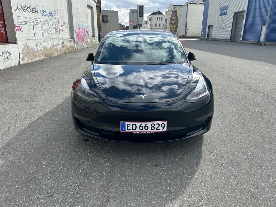 Tesla Model 3 Long Range AWD 4d