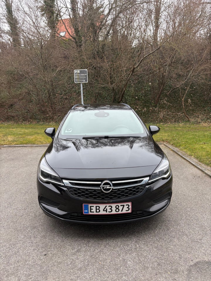 Opel Astra 1,6 CDTi 136 Excite Sports Tourer 5d