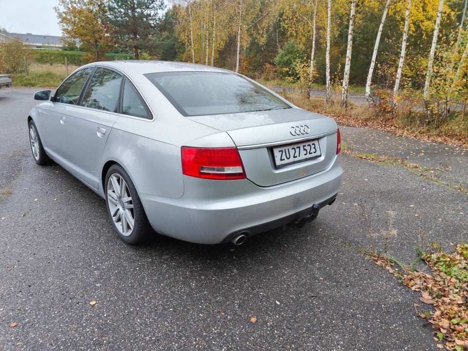 Audi A6 2,4 V6 4d