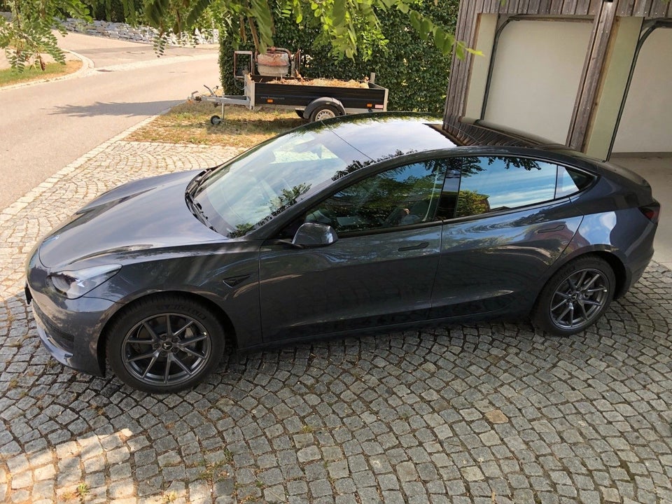 Tesla Model 3 RWD 4d