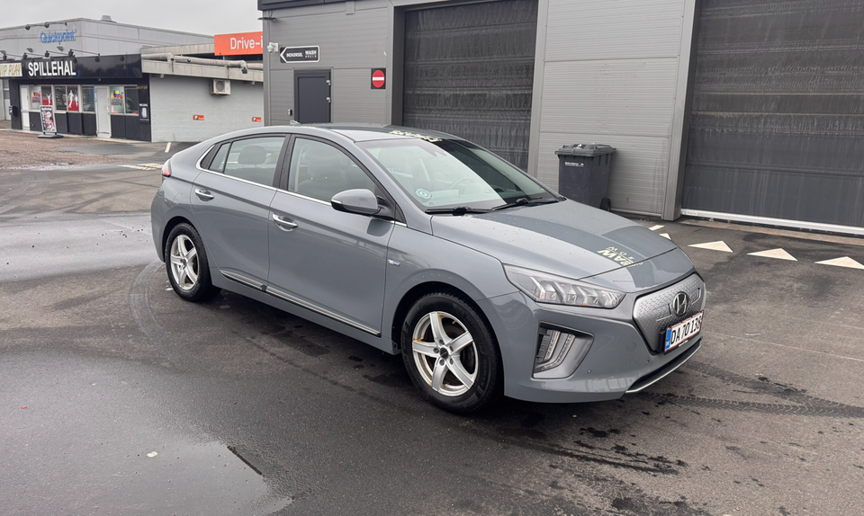 Hyundai Ioniq 40 EV Premium 5d