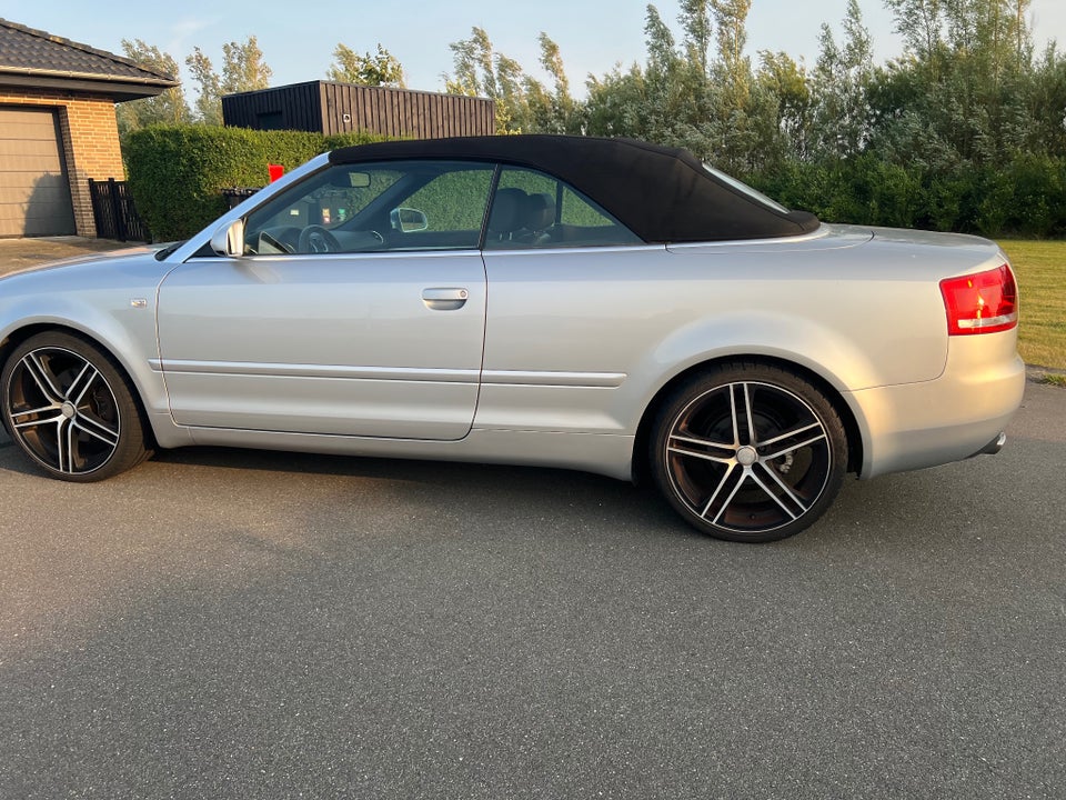 Audi A4 3,0 V6 Cabriolet Multitr. 2d