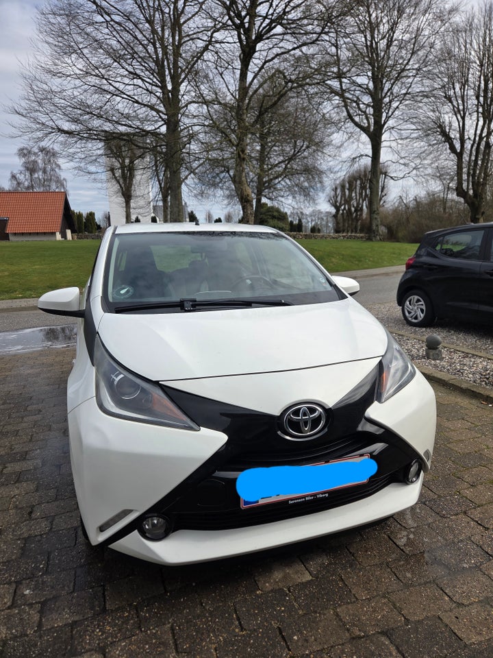 Toyota Aygo 1,0 VVT-i x-press 5d