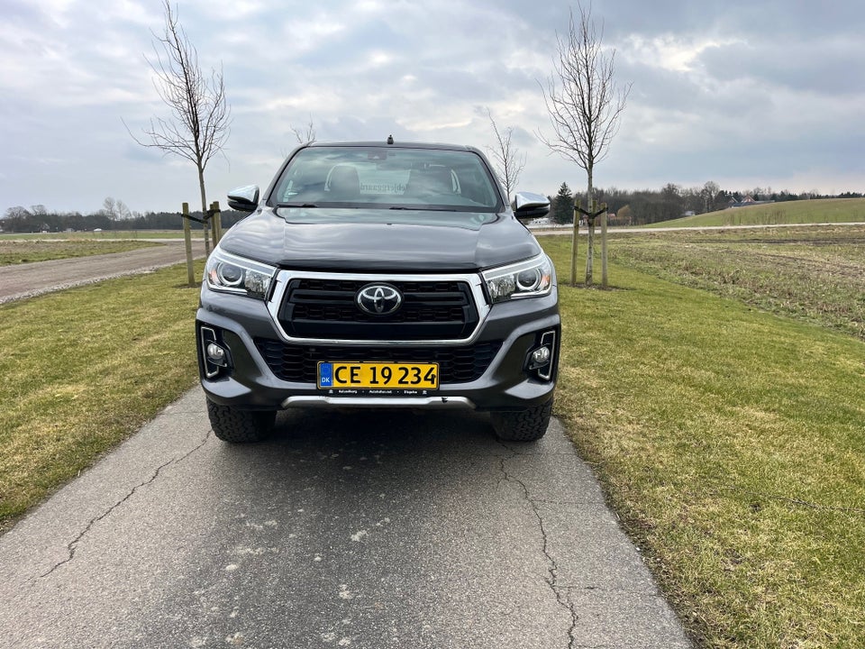 Toyota HiLux 2,4 D-4D 150 T4 Db.Kab aut. 4x4 4d