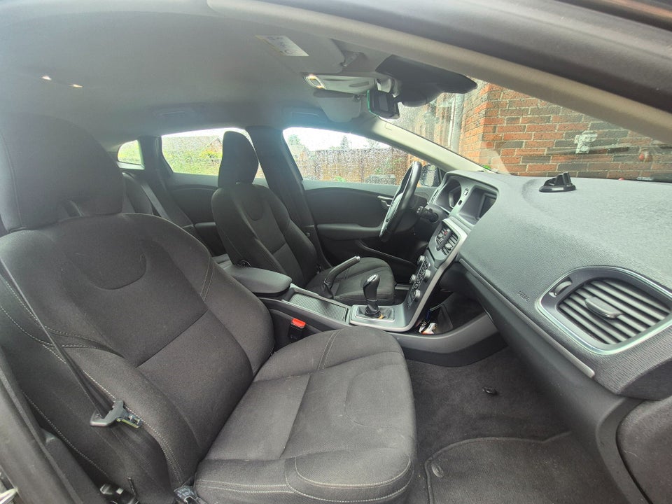 Volvo V40 1,6 D2 115 Drive-E 5d