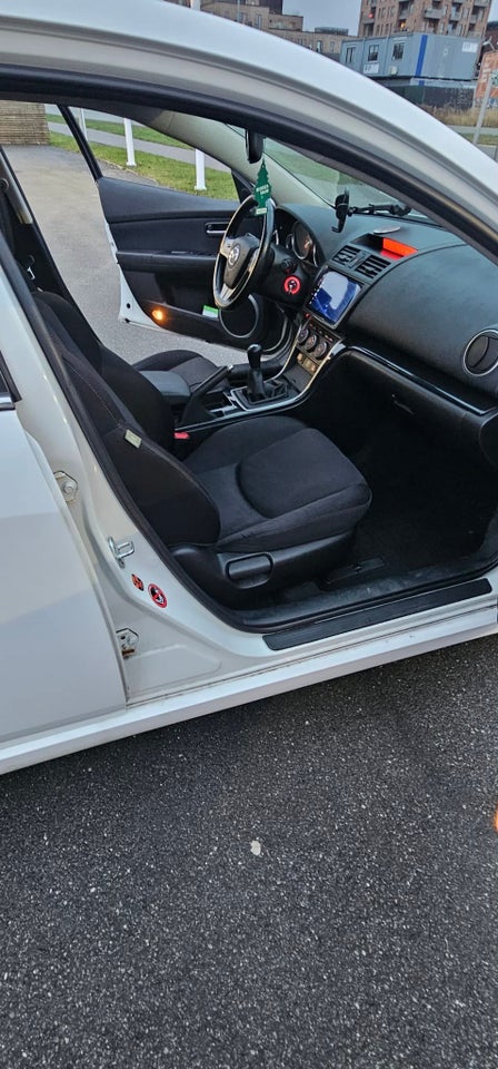 Mazda 6 2,0 Advance stc. 5d