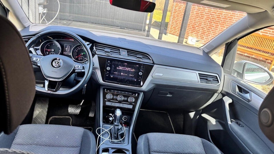 VW Touran 1,6 TDi 115 Comfortline Connect DSG 7prs 5d