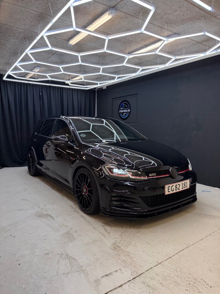 VW Golf VII 2,0 GTi DSG 5d