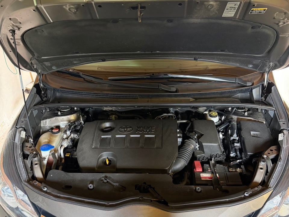 Toyota Verso 1,8 VVT-i T2 Premium 5d
