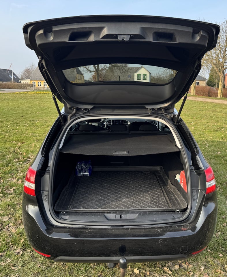 Peugeot 308 1,2 PureTech 130 Style SW 5d