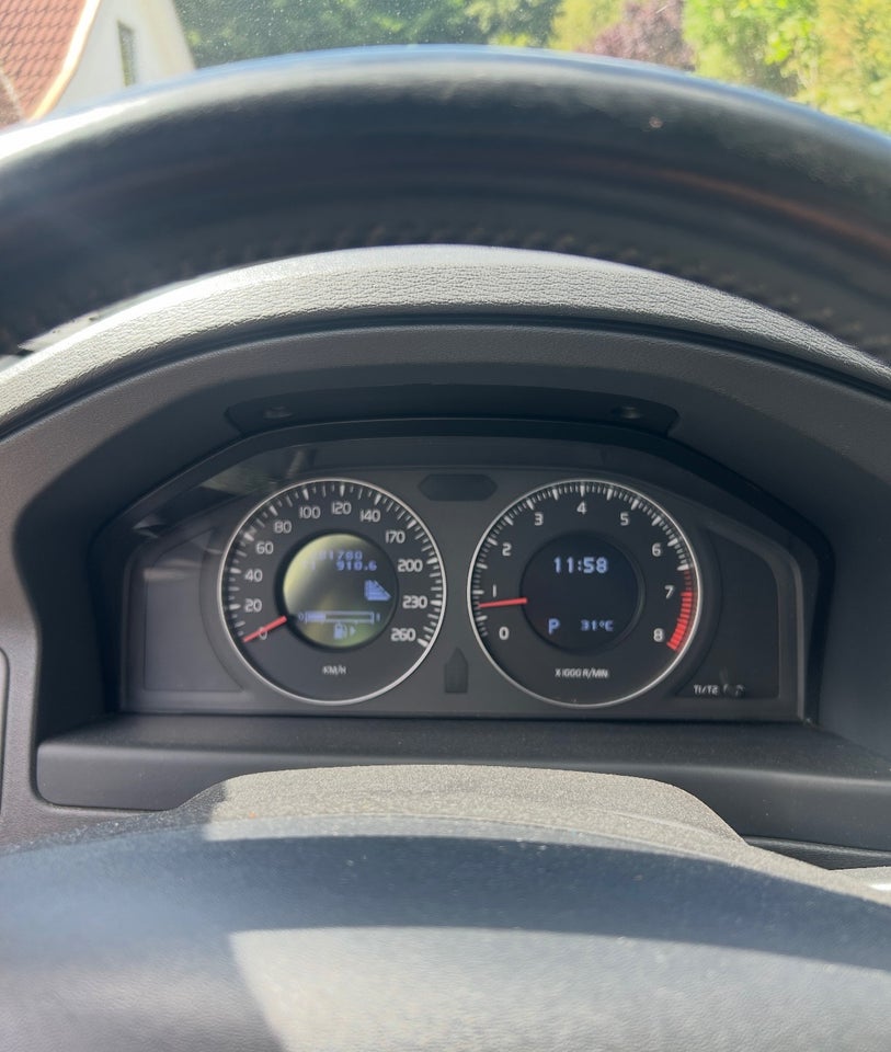 Volvo V70 2,5 T 230 Summum aut. 5d