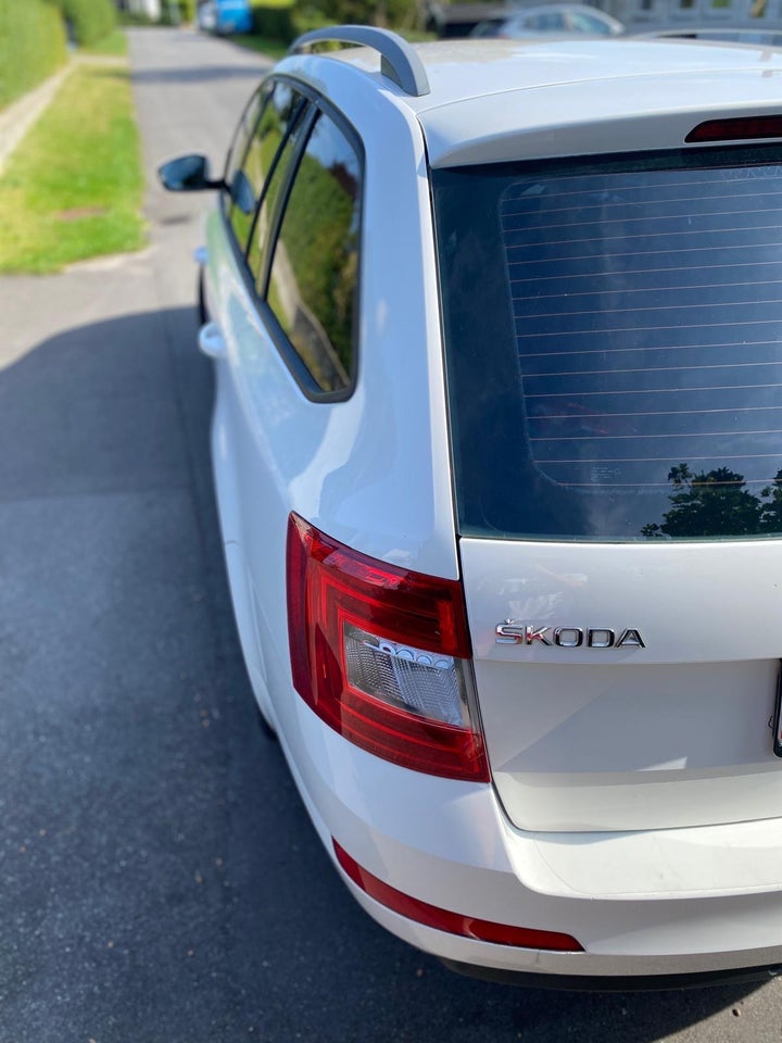 Skoda Octavia 1,6 TDi 105 Active 5d