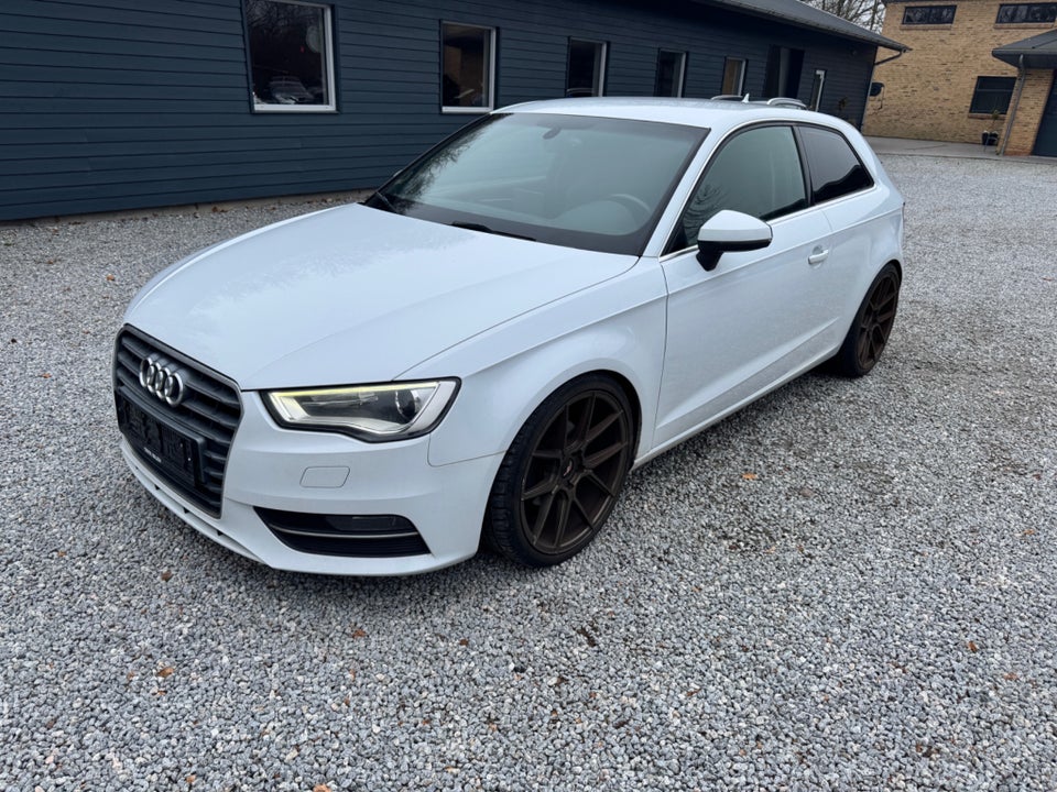Audi A3 1,6 TDi 110 Ultra Attraction Van 3d