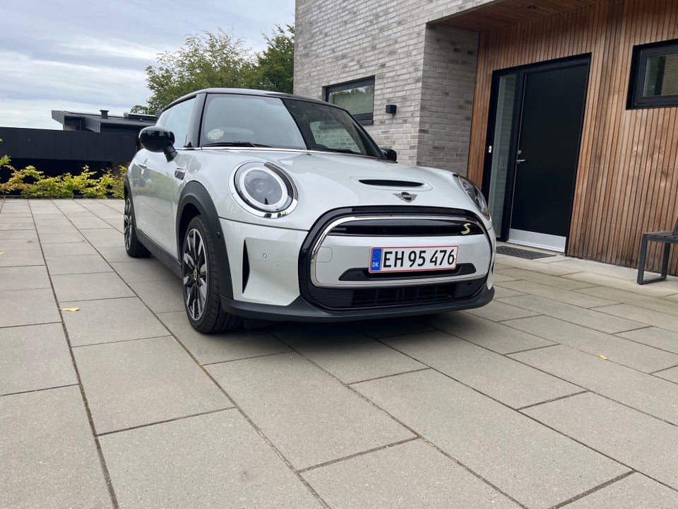 MINI Cooper SE Maximise 3d