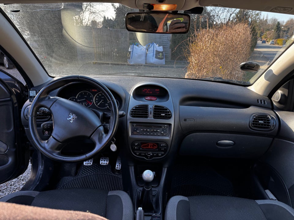 Peugeot 206 1,6 Edition 5d