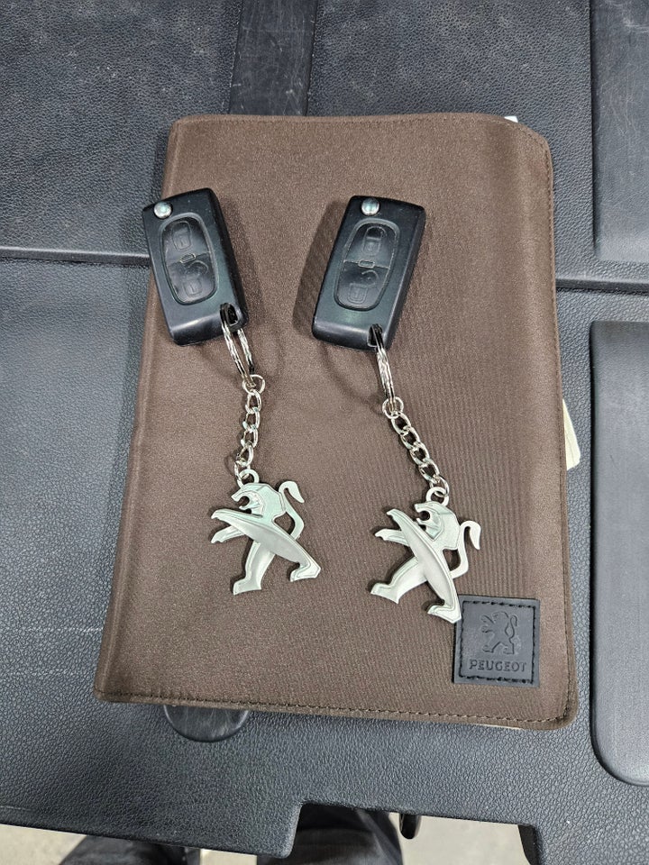 Peugeot 3008 1,6 HDi 110 Premium Cool 5d