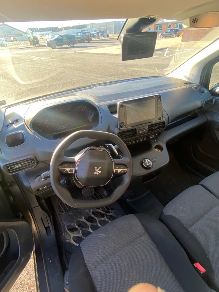 Peugeot Partner 1,5 BlueHDi 130 L2V2 Ultimate EAT8 Van