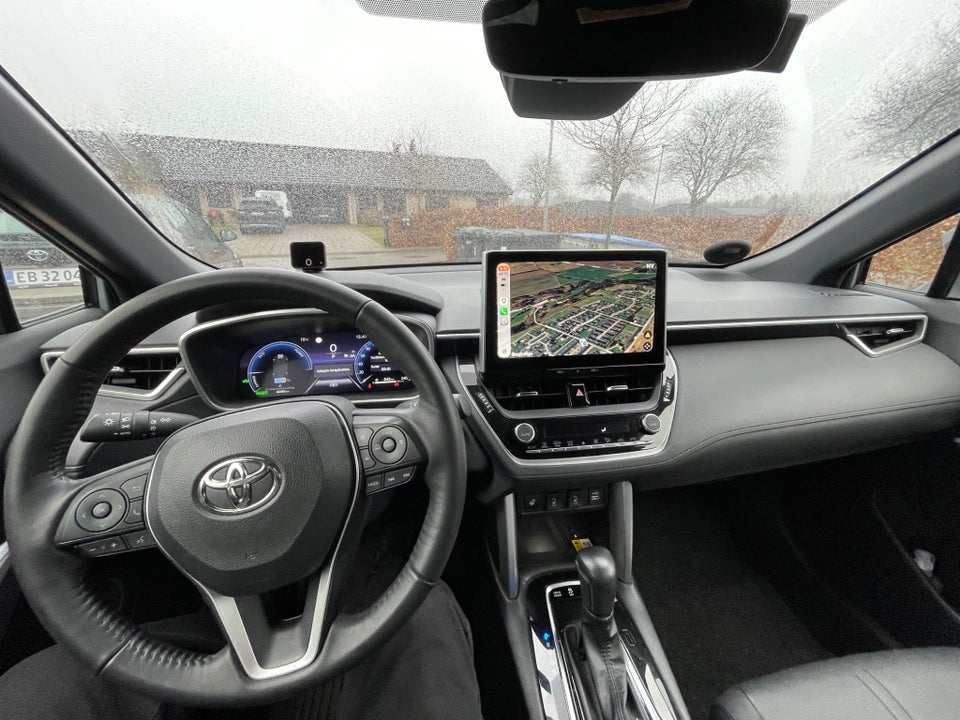 Toyota Corolla Cross 2,0 Hybrid Elegant CVT 5d