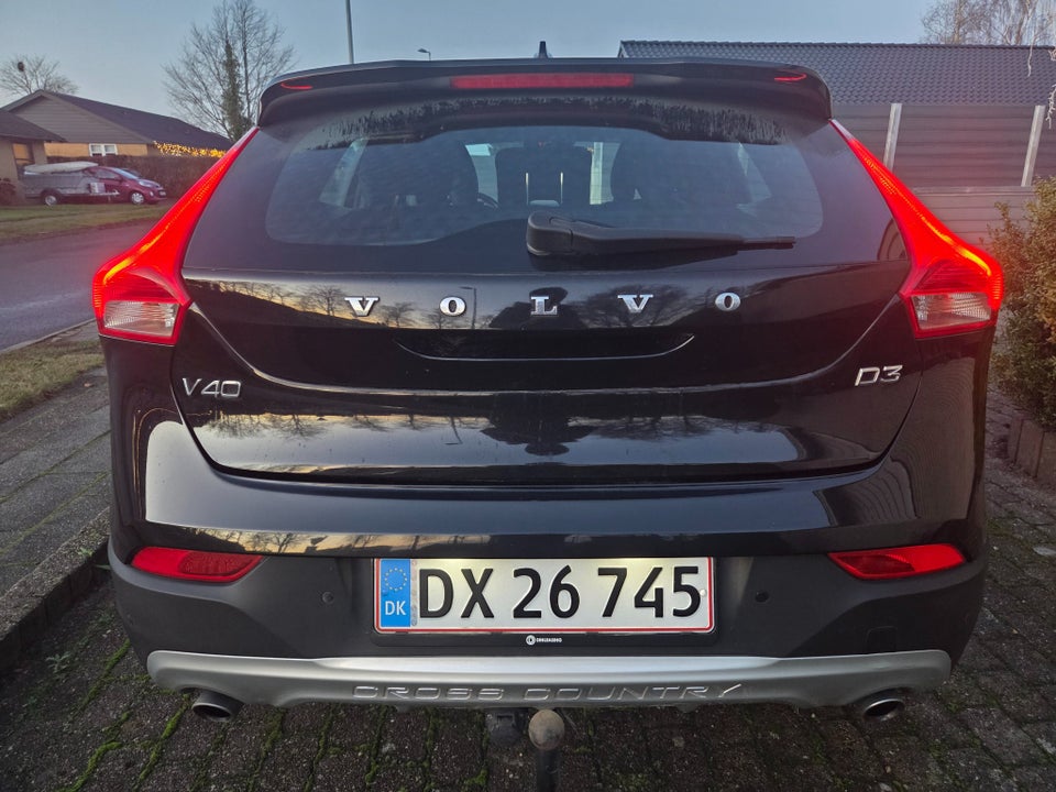 Volvo V40 CC 2,0 D3 150 Summum aut. 5d