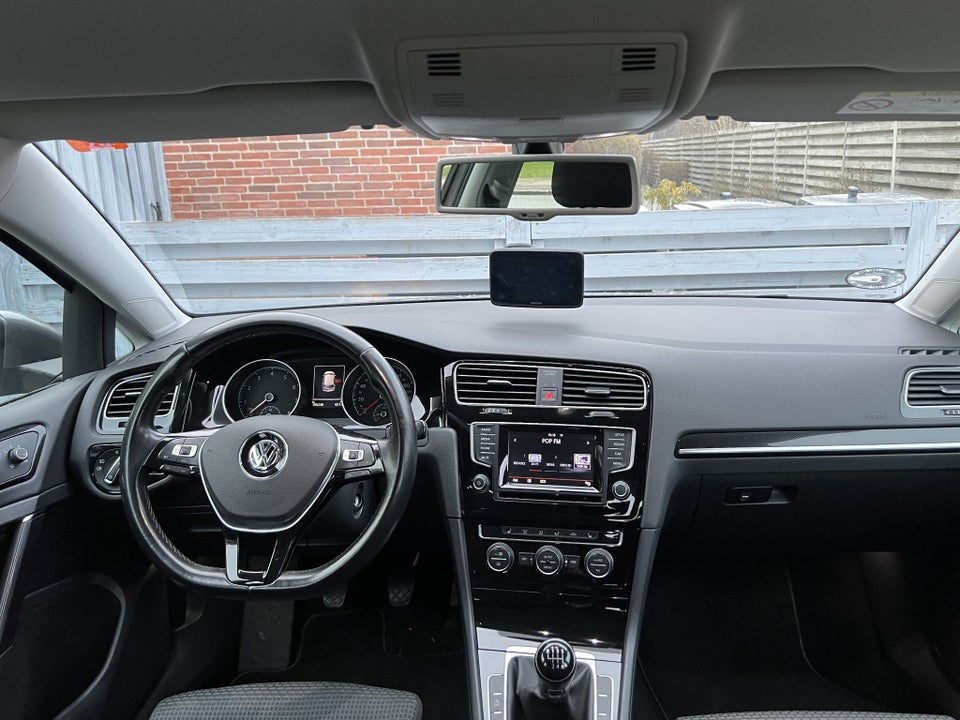 VW Golf VII 1,4 TSi 122 Highline BMT 5d