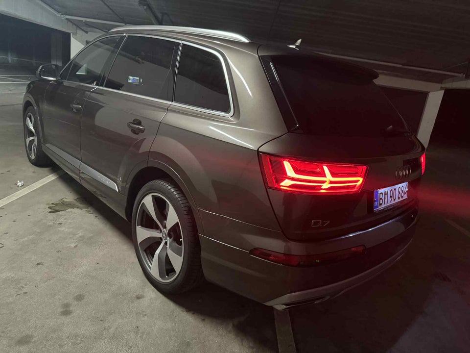 Audi Q7 3,0 TDi 272 quattro Tiptr. 7prs 5d