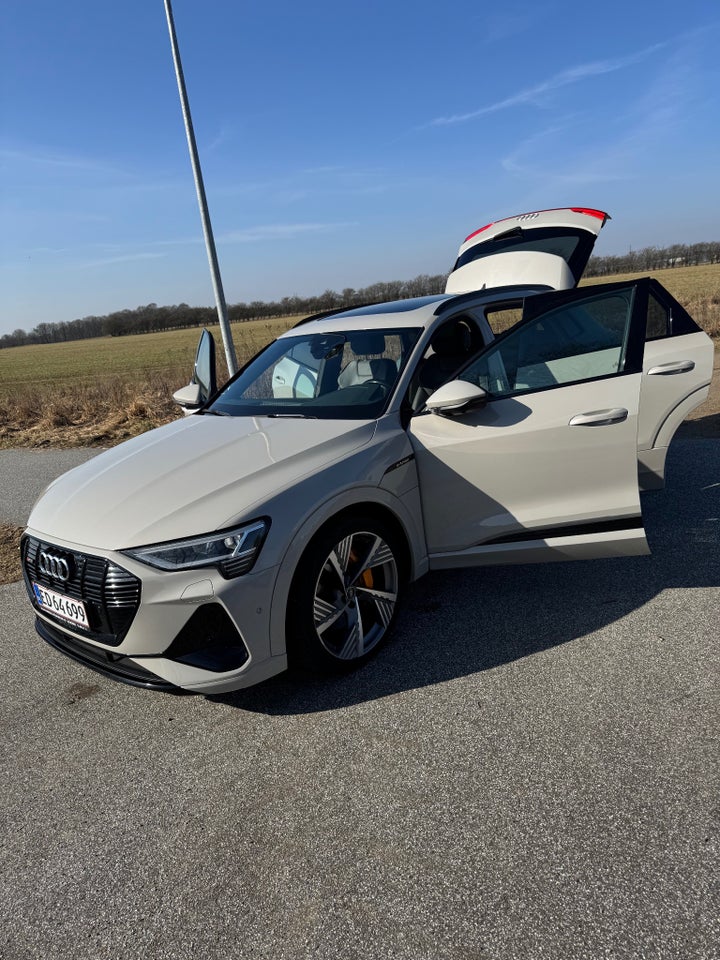 Audi e-tron 55 S-line quattro 5d