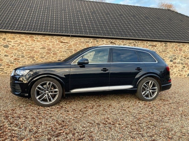 Audi Q7 3,0 TDi 272 S-line quattro Tiptr. 7prs 5d