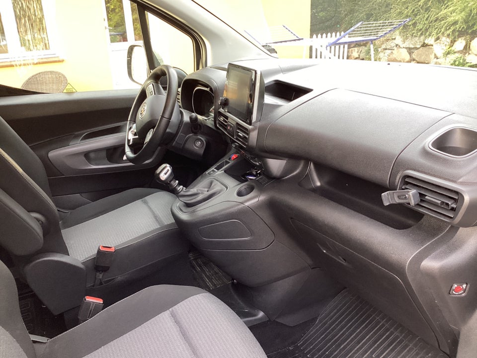 Toyota ProAce City Verso 1,2 T 110 Long Family 7prs 5d