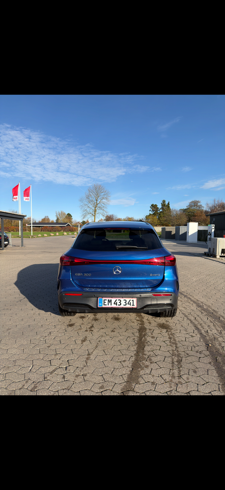 Mercedes EQA300 AMG Line 4Matic 5d