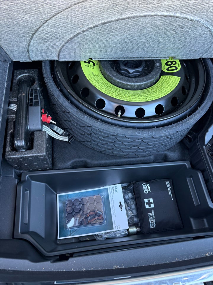 Audi e-tron 55 S-line Prestige quattro 5d