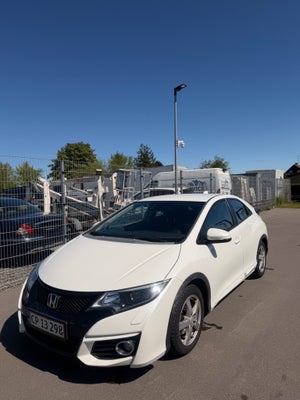 Honda Civic 1,6 i-DTEC Executive 5d