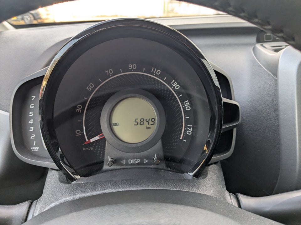 Toyota Aygo 1,0 VVT-i x-play 5d