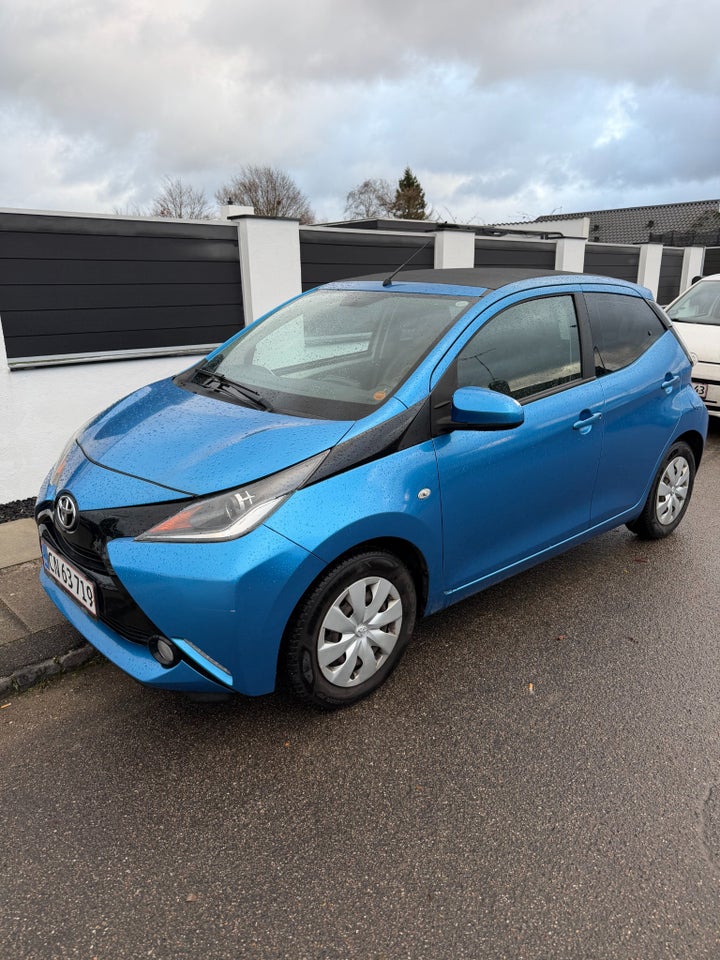 Toyota Aygo 1,0 VVT-i x-wave 5d