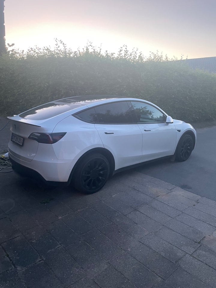 Tesla Model Y Long Range AWD 5d