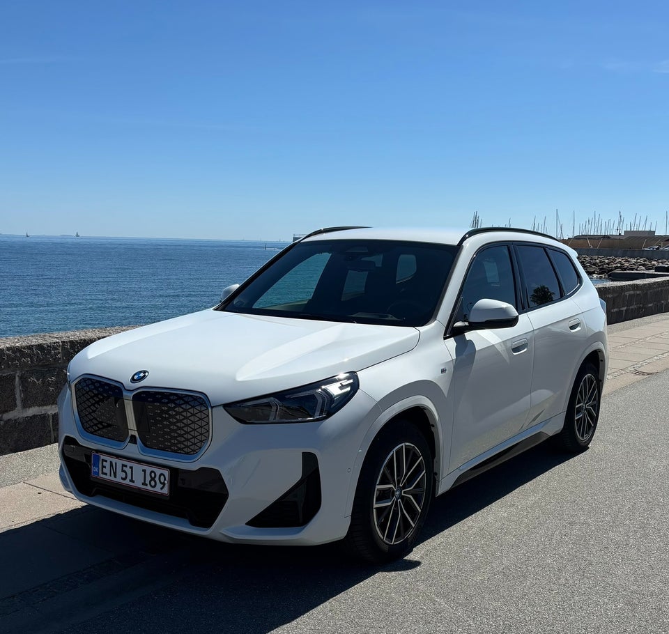 BMW iX1 eDrive20 Fully Charged M-Sport 5d