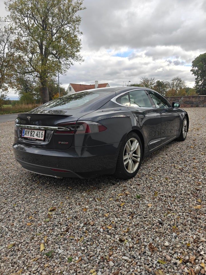 Tesla Model S P90D 5d
